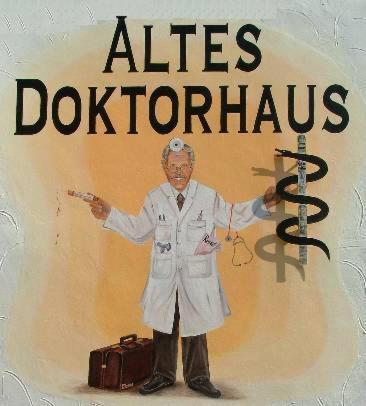 Altes Doktorhaus - Hotel Garni Віллінген Екстер'єр фото